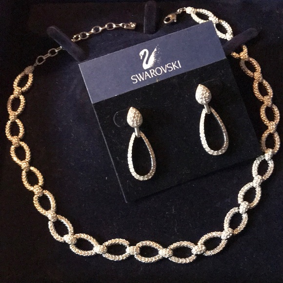 Jewelry - Gorgeous Authentic Signed Swarovski Infinity Necklace with earrings set.With box